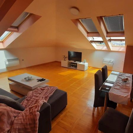 Loft Apartman Ягодина Экстерьер фото